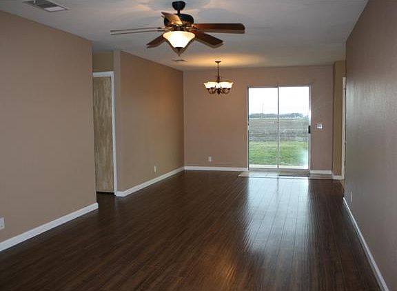 3rd image of 602 Stewart Dr