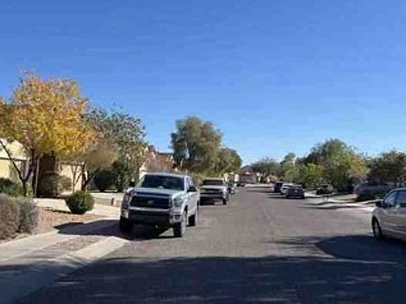 Exterior Neighborhood (street photo)