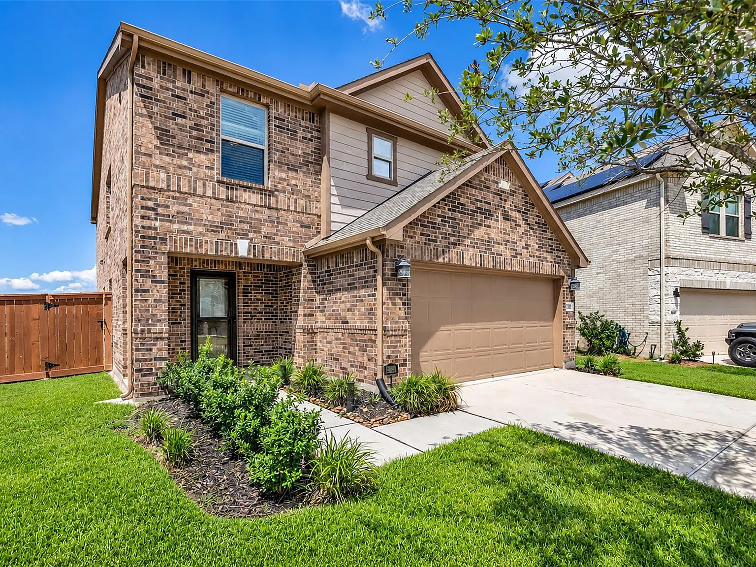 3 bed, 2.5 bath, 2230 sqft, $2,950 — Photo 1