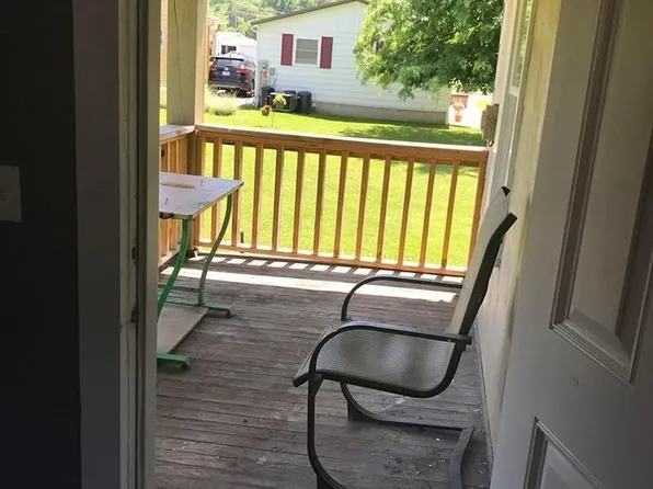 32 Madison St, Nelsonville, OH 45764