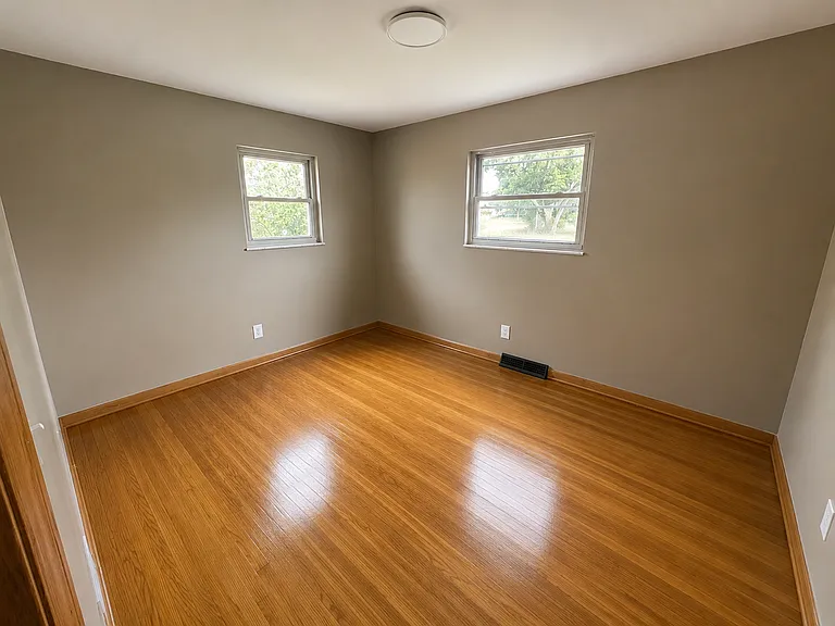 1287 Fowler Dr — Photo 5