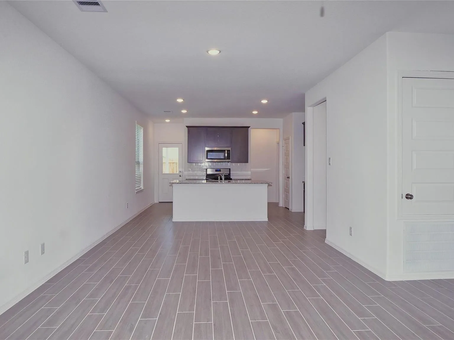 4 bed, 2.0 bath, 1602 sqft, $2,000 — Photo 4