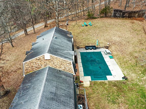 3rd image of 520 Rolling Hill Dr