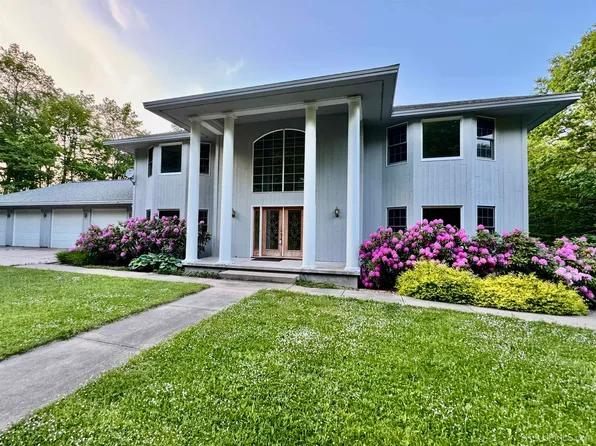 1527 Ravine Side Dr, Houghton, MI 49931