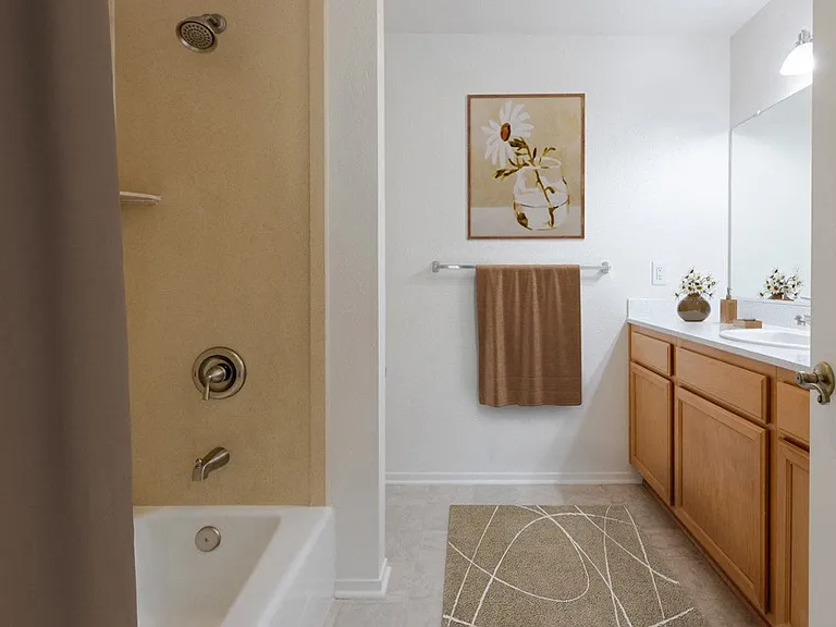 Oceanwood Apartments — Photo 20