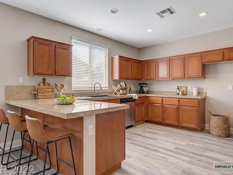 9737 Villa Cache Ct — Photo 9