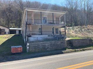 1764 Temple St, Hinton, WV 25951