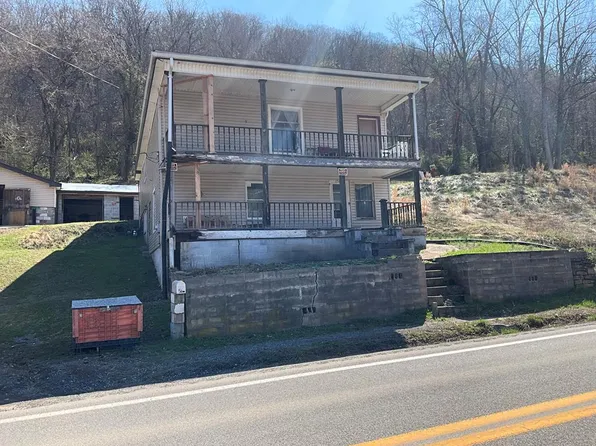 1764 Temple St, Hinton, WV 25951