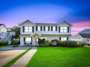 40 Friendly Rd, Hicksville, NY 11801