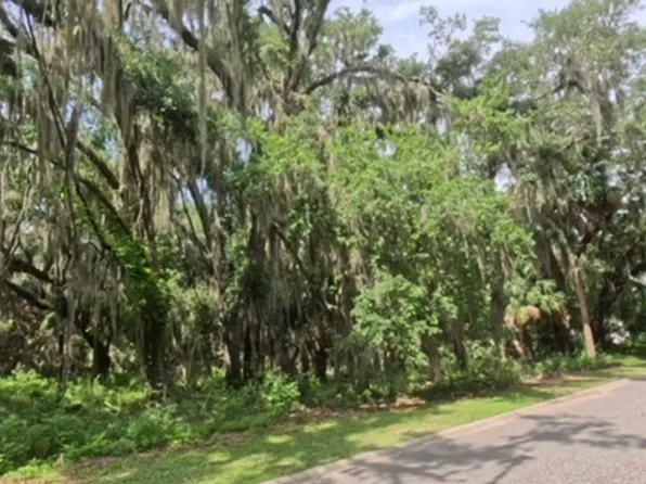 918 Wagner Ln, Saint Marys, GA 31558