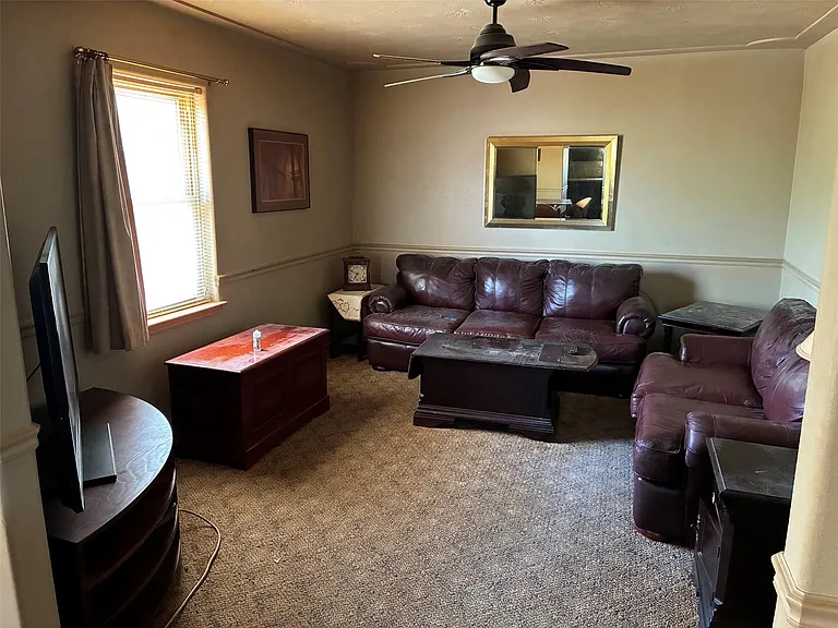 16950 FM 971 — Photo 3
