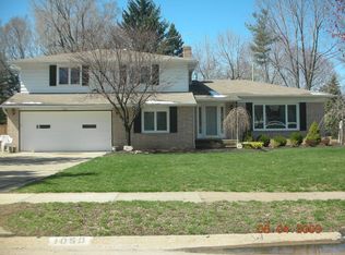 1050 Roland Rd, Lyndhurst, OH 44124