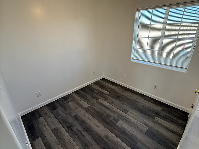 62350 Belmont St — Photo 28