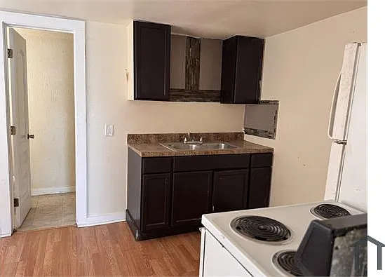 Studio, 325 sqft, $875 — Photo 2