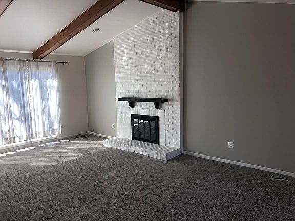 4th image of 34232 Pembroke Ave