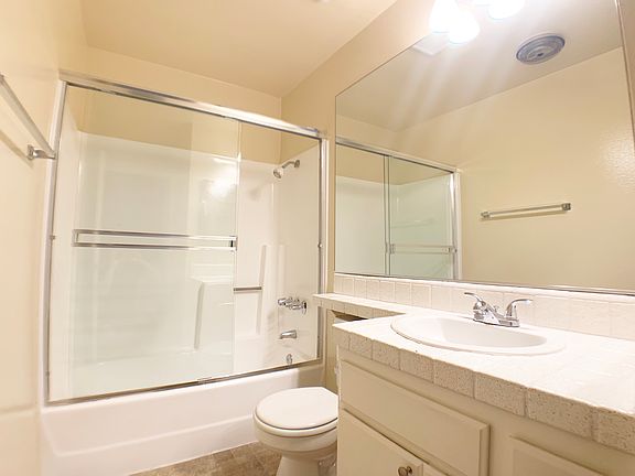 2nd image of 3460 Jasmine Ave APT 201