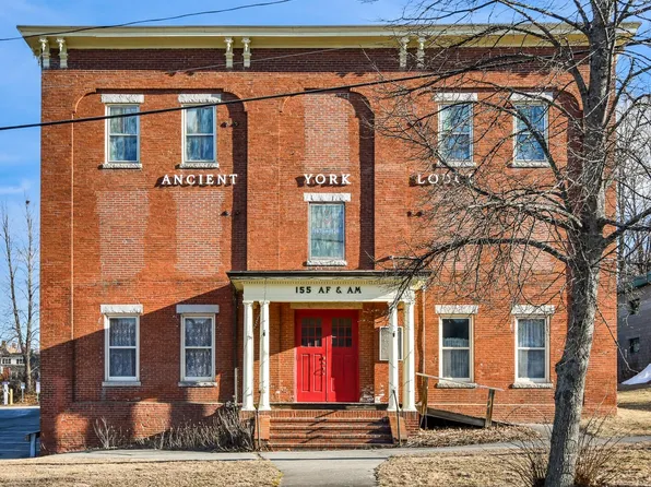 8 Oak Street, Lisbon, ME 04252