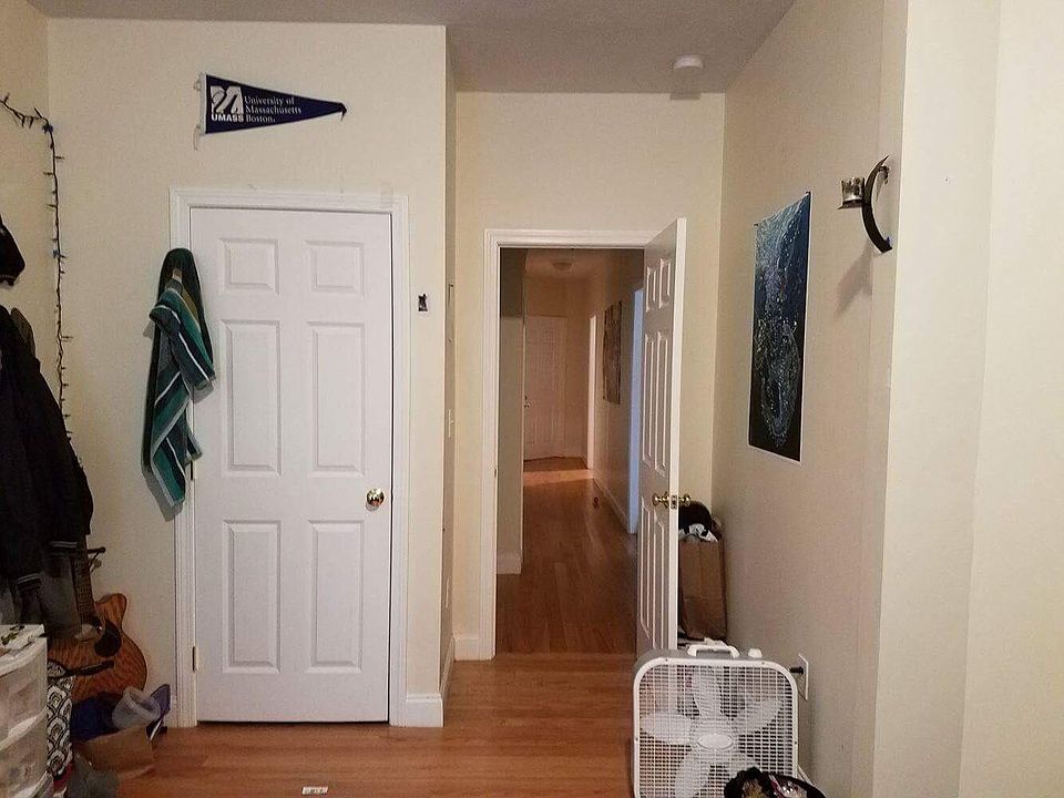 2nd image of 14 Weld Hill St #1