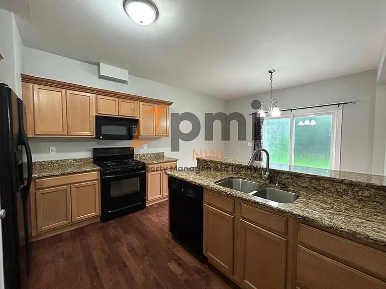4000 Silhavy Rd — Photo 8