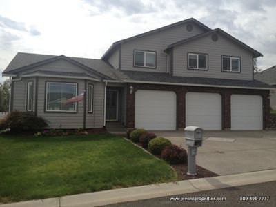 60 Lyle Loop Rd, Selah, WA, 98942