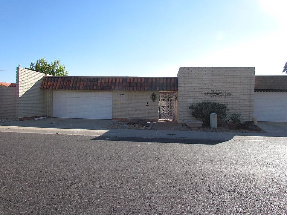 1st image of 10711 W Cameo Dr