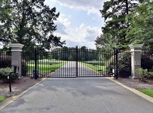 1904 Groves Ln, Albany, GA 31721