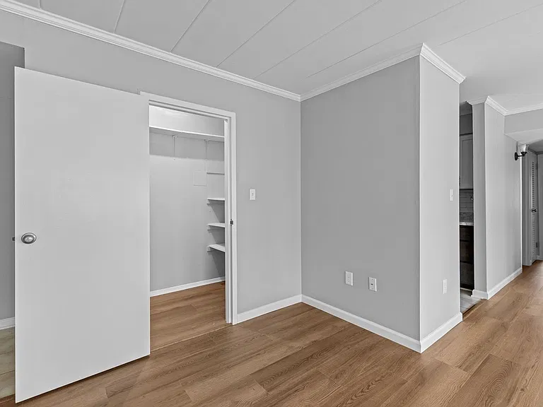 1005 Woodrow Ave #3F — Photo 15
