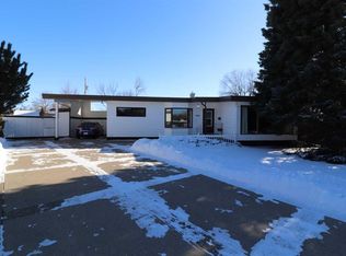 3514 NW 10a Ave S, Lethbridge, AB T1K0H4