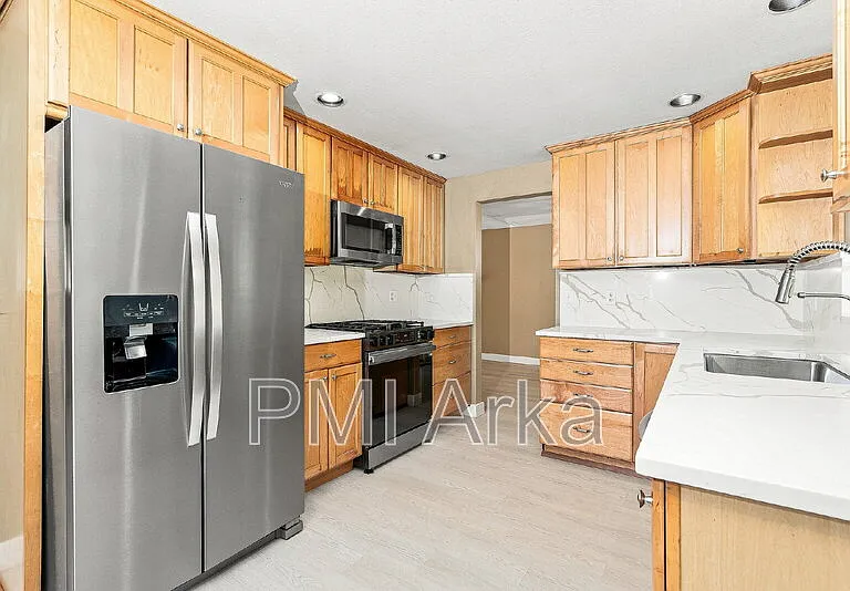 1231 225th Ave NE — Photo 5