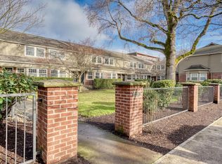 2555 NW Savier St APT 10, Portland, OR 97210