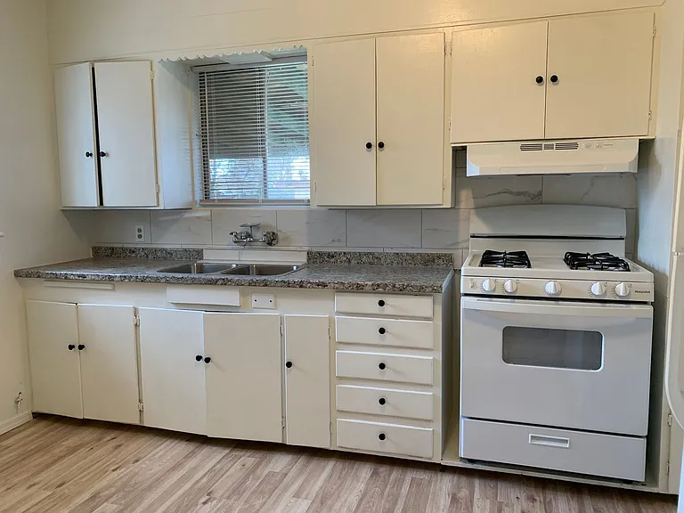 295 Skaggs St #B — Photo 14