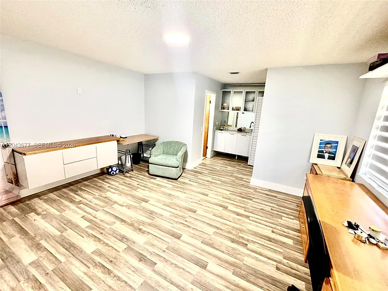 18701 Wentworth Dr — Photo 11