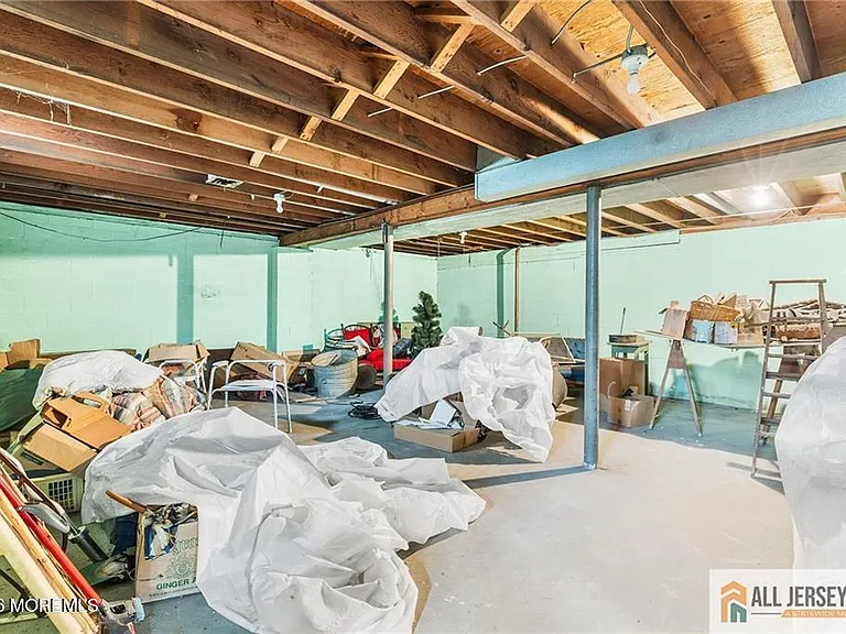 713 Lincoln Dr — Photo 4