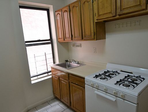 3rd image of 532 W 159th St APT 1D