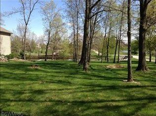 61739 Raintree Blvd, Sturgis, MI 49091