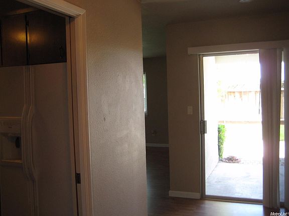 5th image of 662 Meadowlark Ave
