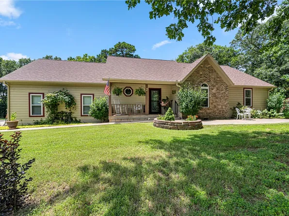 2 Saint Neots Ln, Bentonville, AR 72714