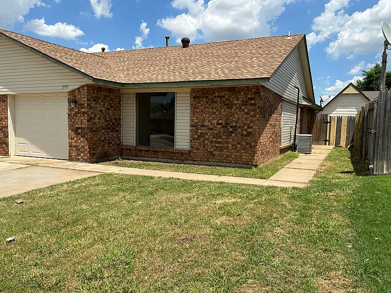 3718 Southwind Ave — Photo 1
