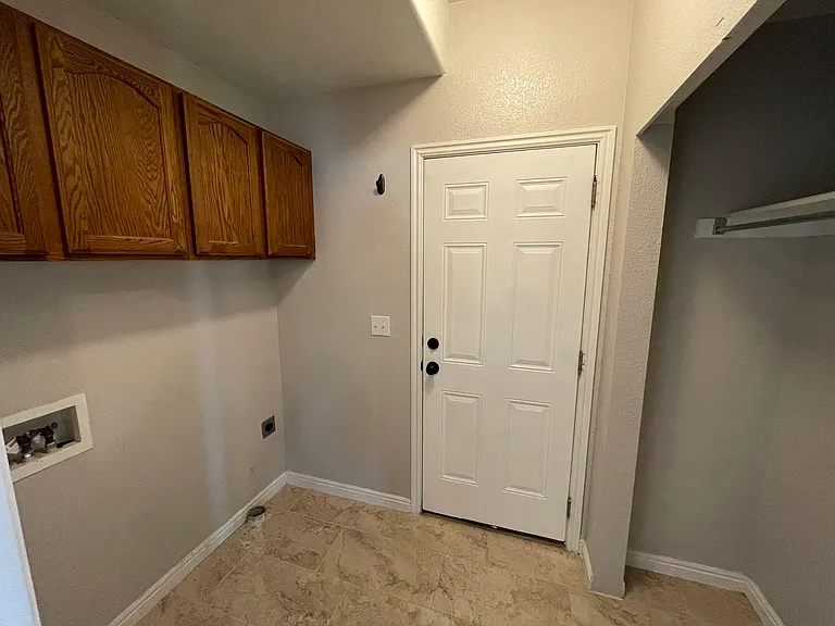 435 W Regatta Ln — Photo 14