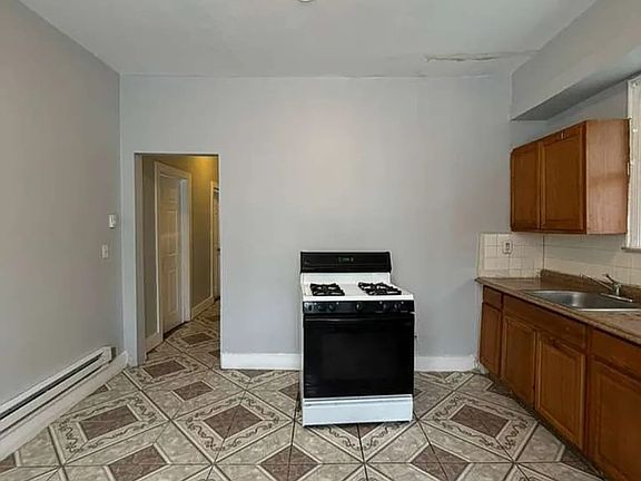 2nd image of 845 S 15th St #G1