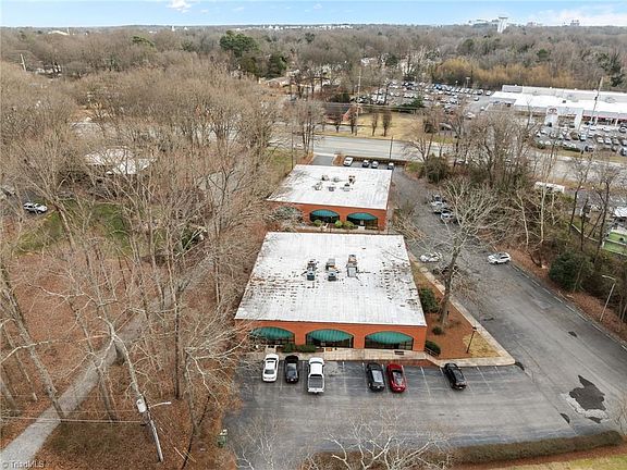 5th image of 603 E Eastchester Dr