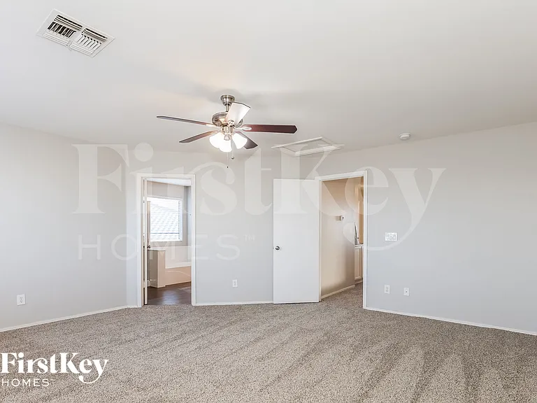 11009 W Frier Dr — Photo 9