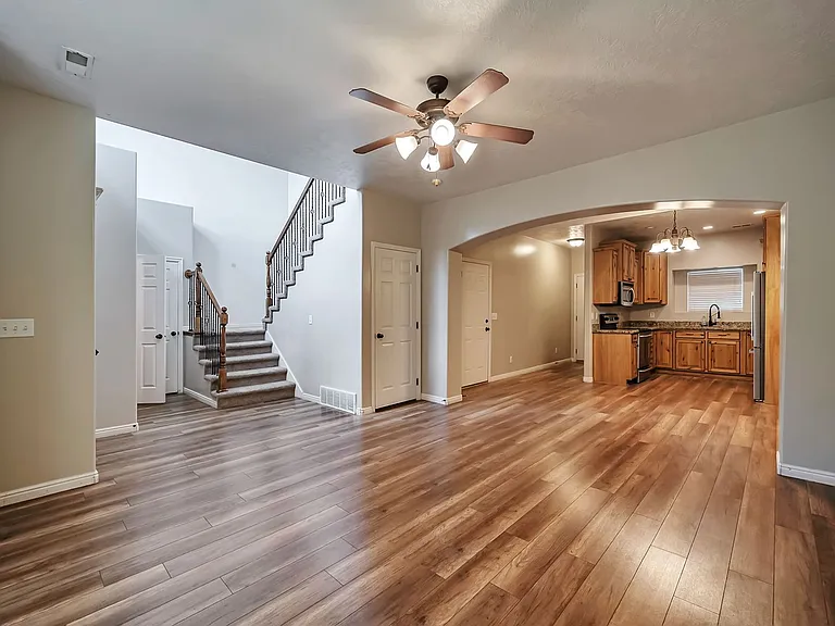2409 W Adelaide Dr — Photo 11