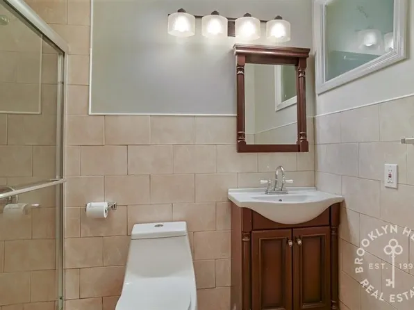 911 Lafayette Avenue image 2 of 16