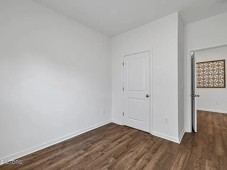 12301 Manhattan Ln — Photo 5
