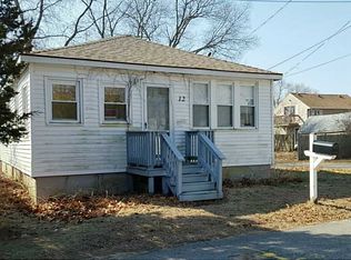 12 Hunter St, Warwick, RI 02889