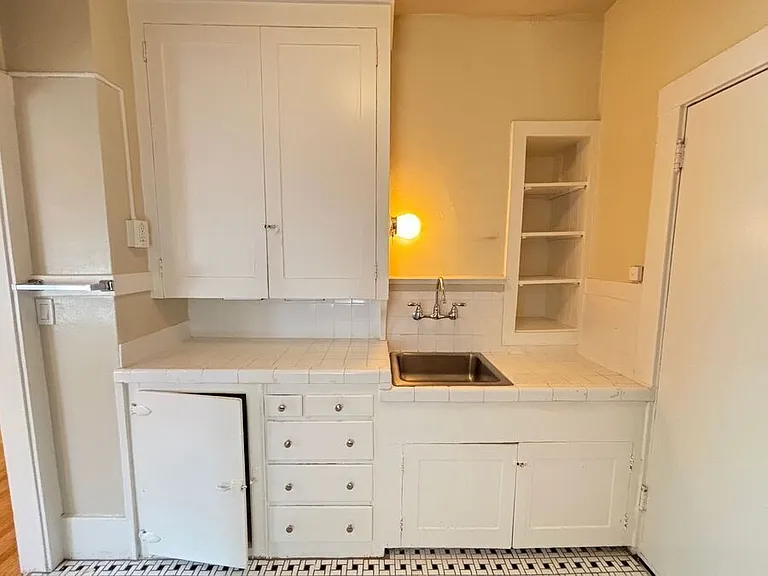 333 Park View Ter #1 — Photo 8