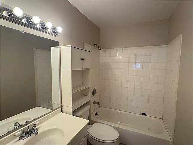 6025 Wales St — Photo 10