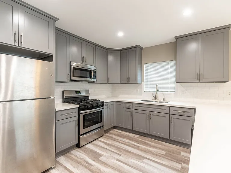 6633 Costello Ave — Photo 14