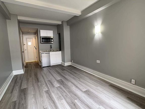 2nd image of 240 W 73rd St APT 611